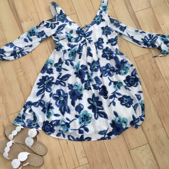 Blue cold shoulder floral dress - Picture 1 of 4